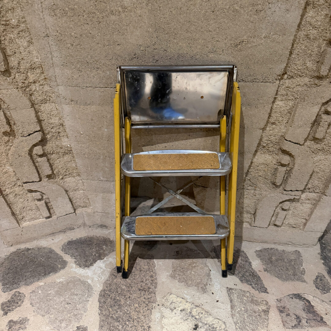 Folding-Step-Stool-Ladder-06-26-RR (10 of 11)