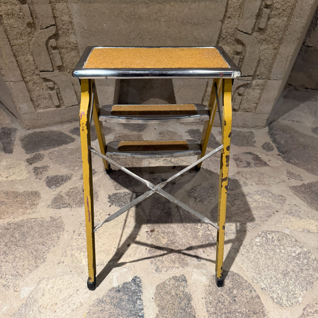Folding-Step-Stool-Ladder-06-26-RR (4 of 11)