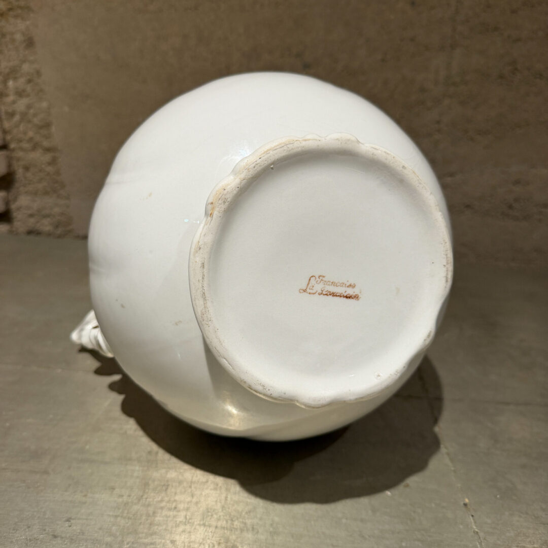 Francaise-La-Porcelain-Water-Pitcher-07-26-RR (12 of 13)