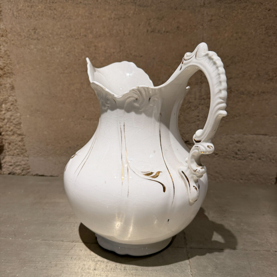 Francaise-La-Porcelain-Water-Pitcher-07-26-RR (2 of 13)