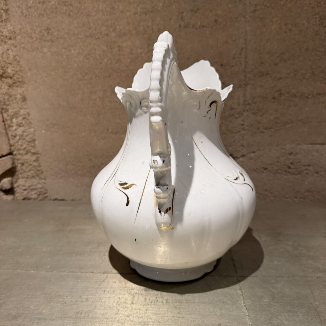 Francaise-La-Porcelain-Water-Pitcher-07-26-RR (3 of 13)
